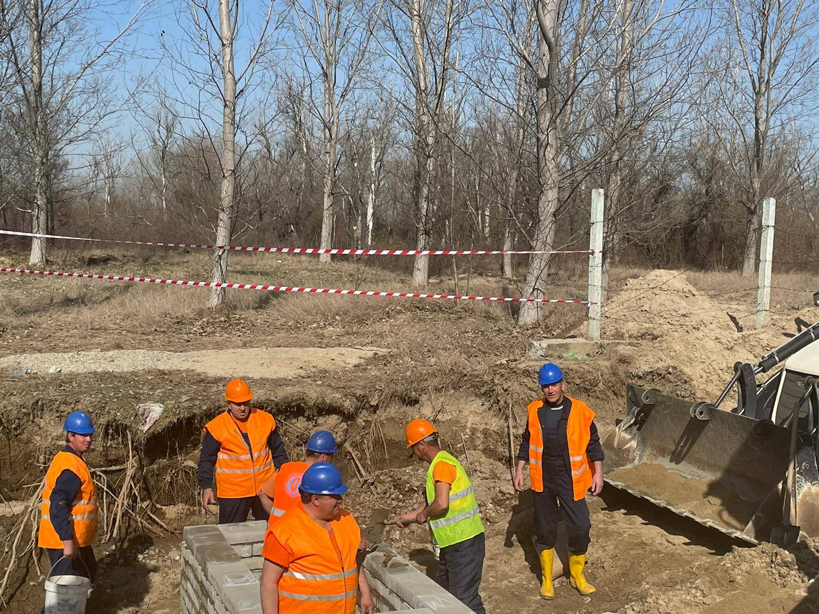 Изграждането на три дублиращи сондажни кладенци в Брестовица